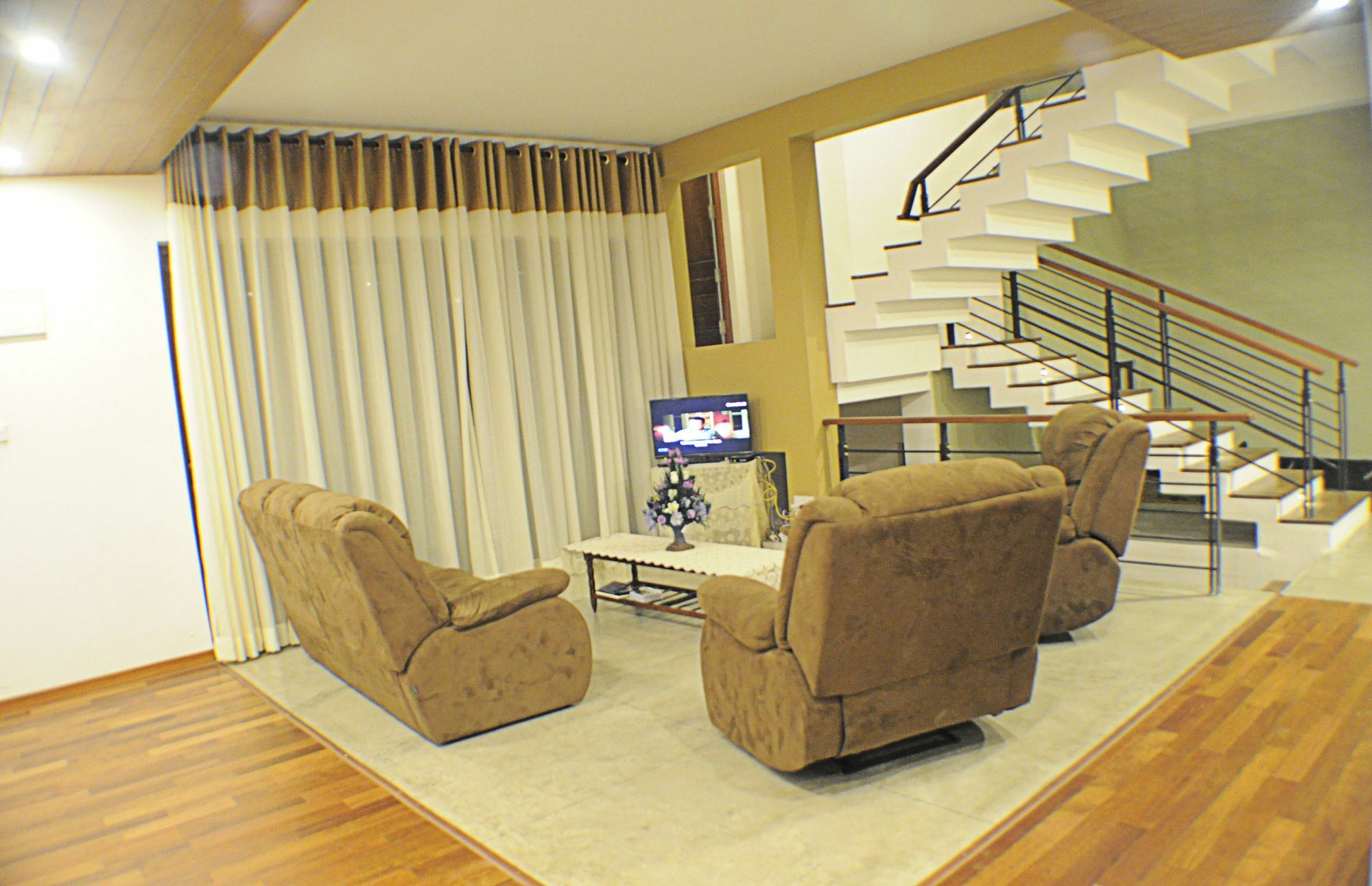 M&M Residence Κάντι Εξωτερικό φωτογραφία